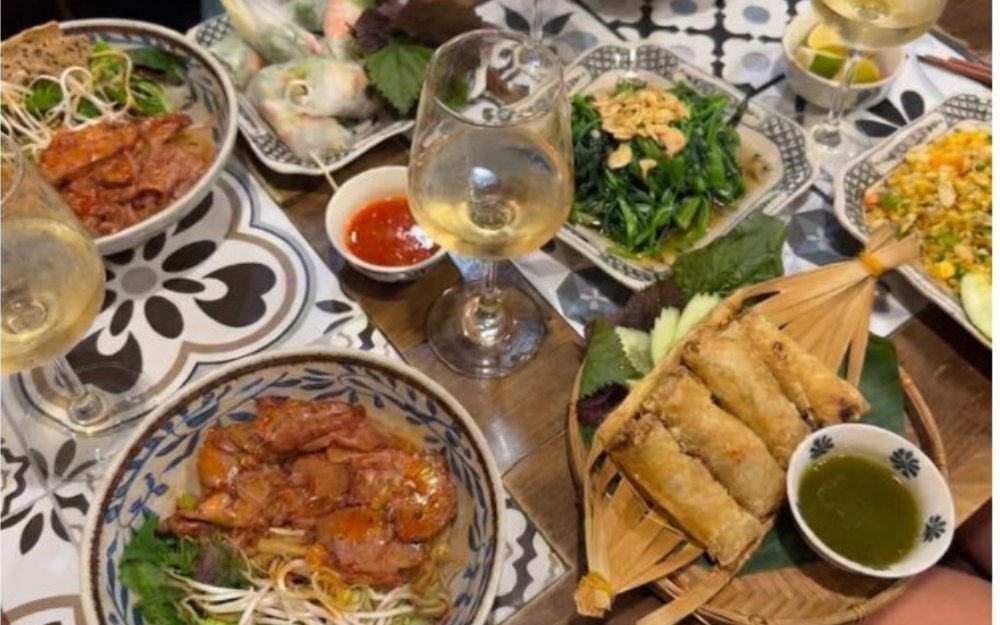 Nghệ thuật kết hợp rượu vang và món Việt