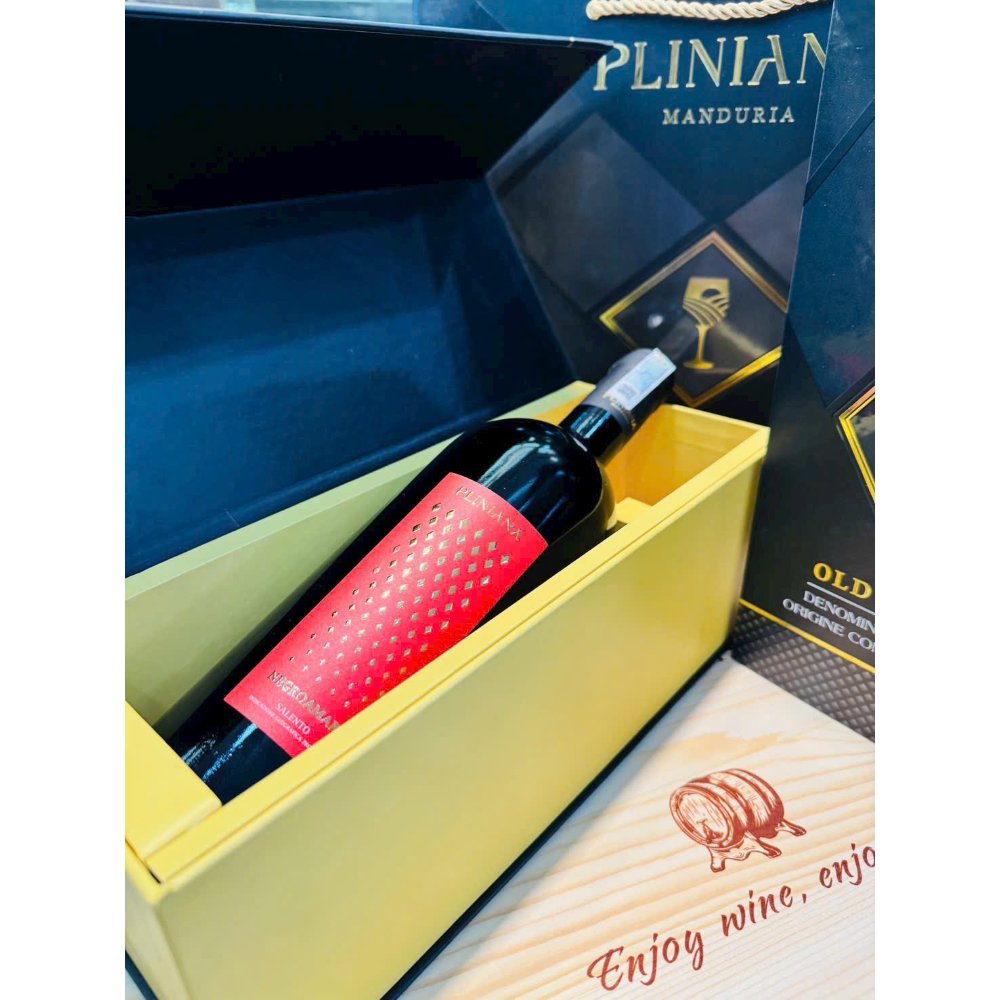 Vang Ý Pliniana Negroamaro IGT 15%