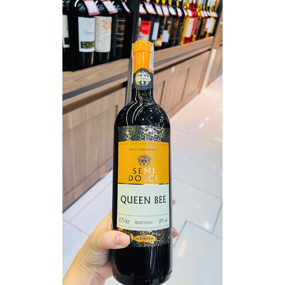 Vang Ý Queen Bee Semi Dolce 10%