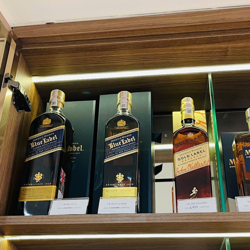 JOHNNIE WALKER					