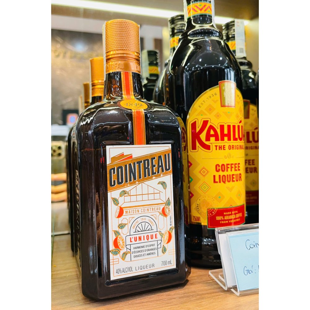 Rượu Cointreau Bird Spout